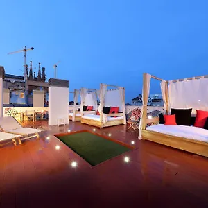 castro-exclusive-residences-spa-sagrada-familia.topbarcelonahotels.com/
